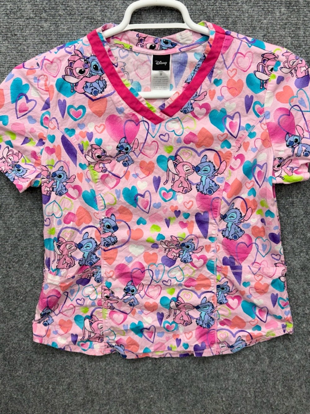 Disney Angel and Stitch Women’s V-Neck Scrub Top Size Medium (See Measurements)